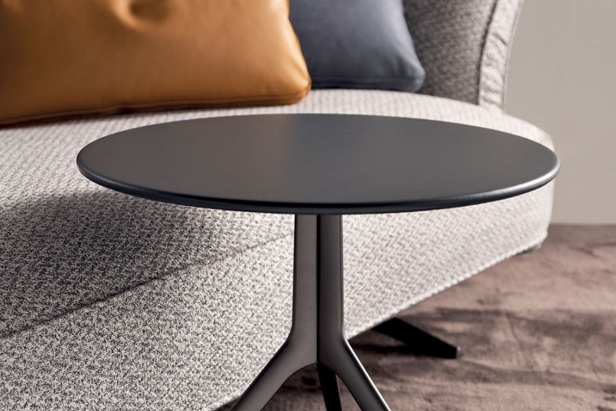 Amilu Artnova Flare Table 3